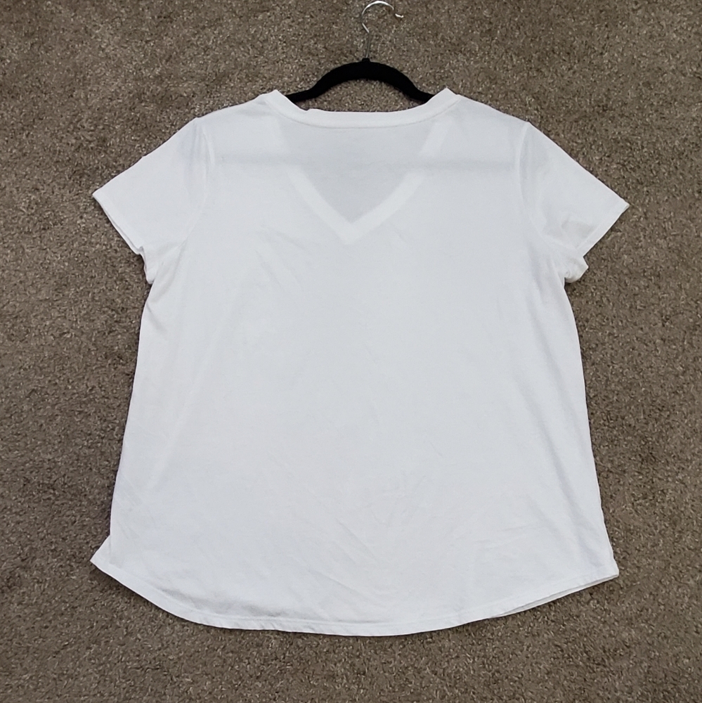 💜Mossimo V-Neck - Picture 2 of 4
